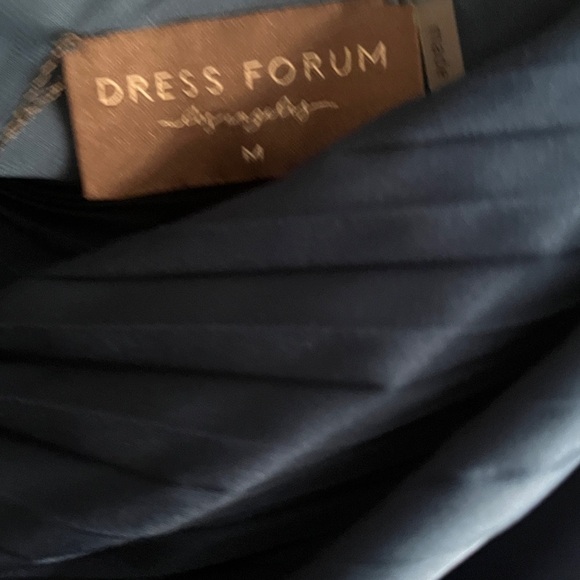 NWT $100 Dress Forum Green Formal  Dress with pleats one shoulder size M - Picture 3 of 11